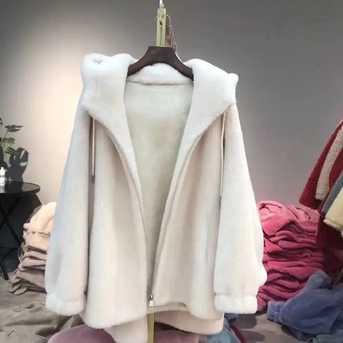 Woman jacket 2024 new fashion winter wool fur coat women hooded r Jackets Real Shearing Sheep fur Coats