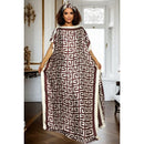 Camisa elegante com estampa geométrica grande e lenço combinando para todas as estações