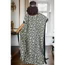 Camisa elegante com estampa geométrica grande e lenço combinando para todas as estações