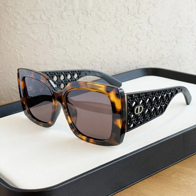 Novos óculos de sol femininos polarizados com armação quadrada do designer de moda, um item obrigatório para celebridades com linhas simples UV400