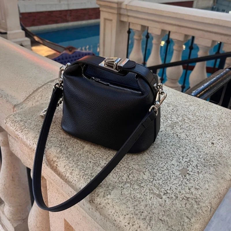 Leather bento bag fashionable lock buckle high-end feel single-shoulder crossbody bag versatile for daily use small square bag