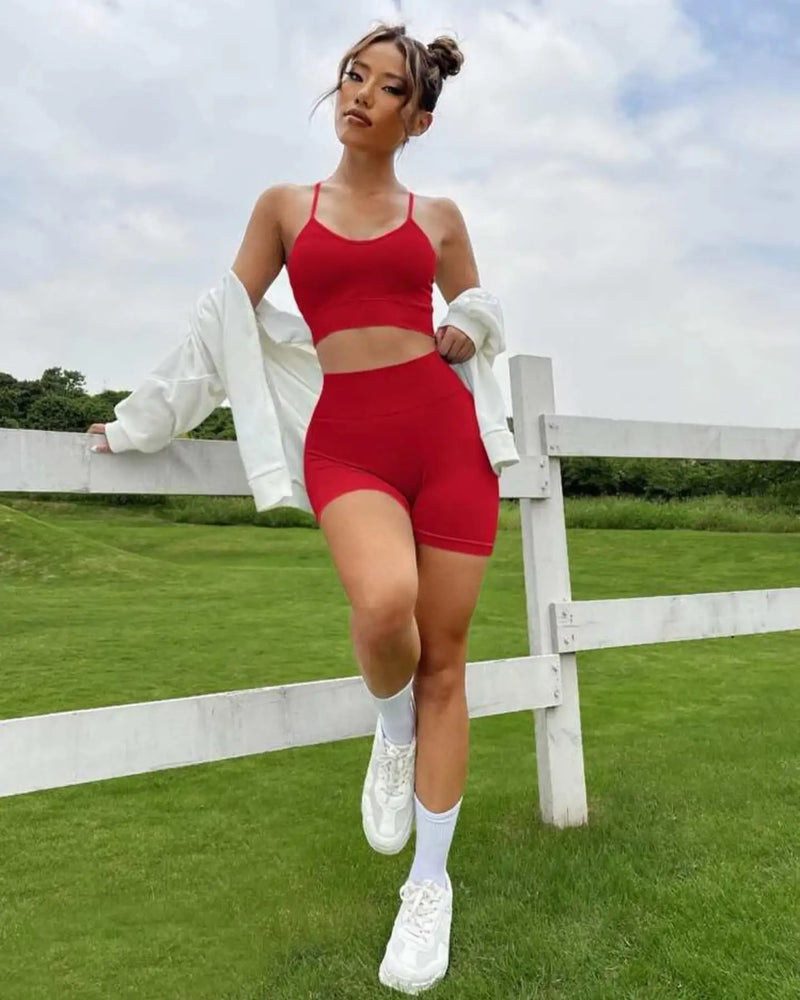 Novo sem costura shorts de yoga hip levantamento cintura alta esportes e fitness três partes calças alta elasticidade apertado encaixe calças de yoga