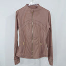 Jaqueta de ioga feminina com zíper dourado |     Cardigan Slim Fit com gola alta |     Bainha antiderrapante e furos para polegares |     Ela alta de secagem rápida