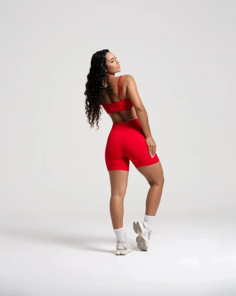 Novo sem costura shorts de yoga hip levantamento cintura alta esportes e fitness três partes calças alta elasticidade apertado encaixe calças de yoga