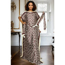 Camisa elegante com estampa geométrica grande e lenço combinando para todas as estações